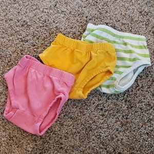 June and January Baby bloomer set